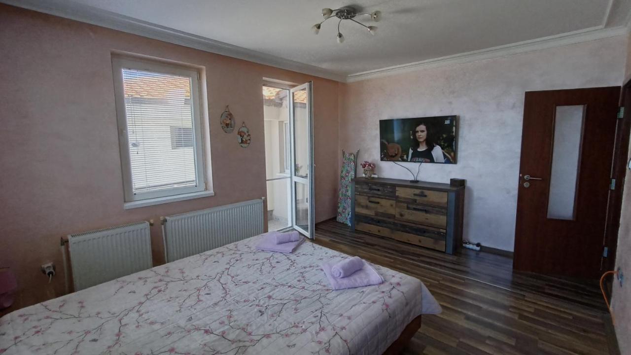 Nikolovi Home Apartments Pomorie Exterior foto