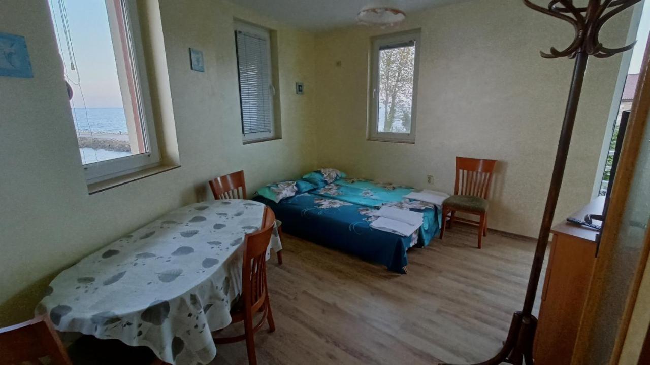 Nikolovi Home Apartments Pomorie Exterior foto